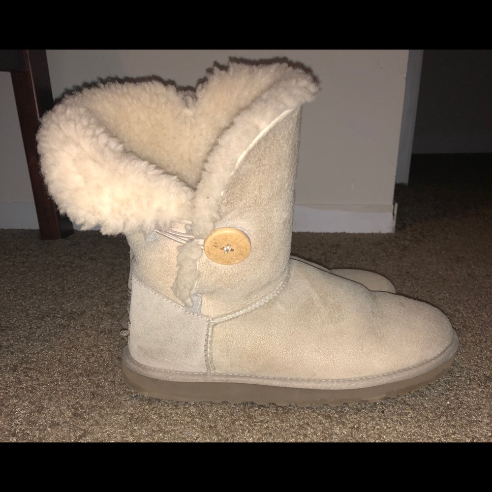 Bailey button Uggs